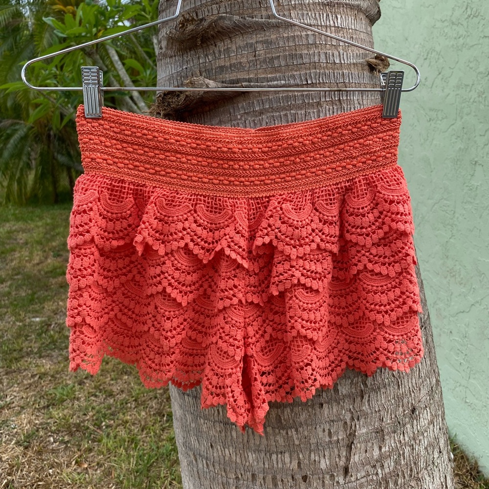 Scallop Lace Tiered Ruffle Shorts